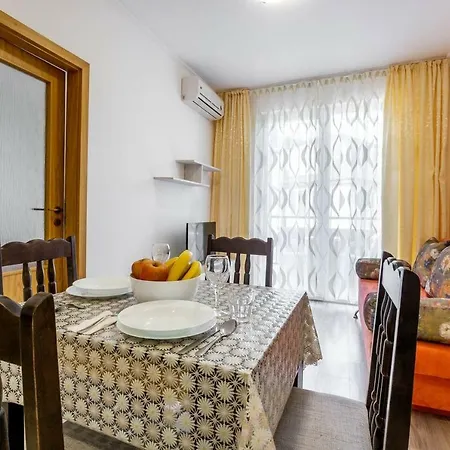 Апартамент Free Parking And Laundry 1bdr Vj Слънчев бряг